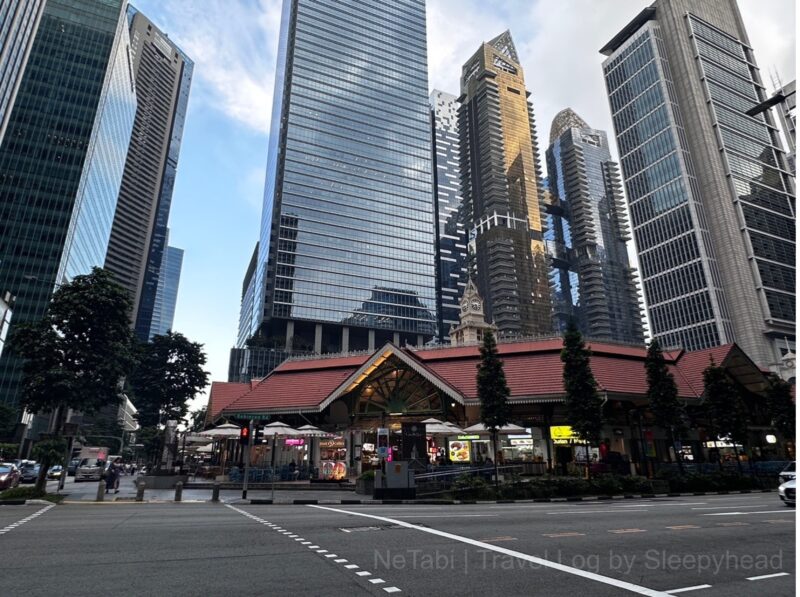 ビルの中に佇むラウパサの建物
