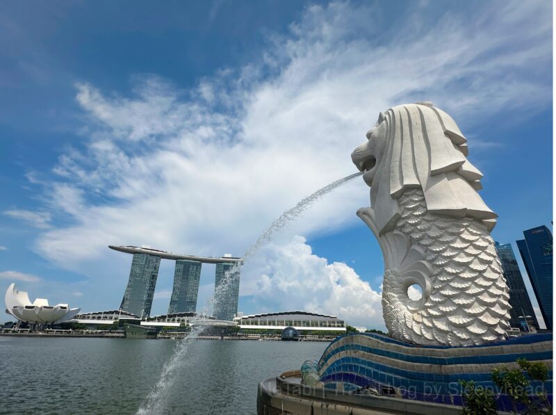 マリーナベイサンズとマーライオン像